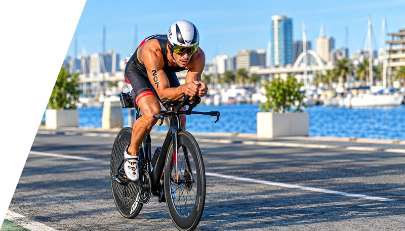 Unser Partner und Triathlet Hendrik Becker Unser Partner und Triathlet Hendrik Becker